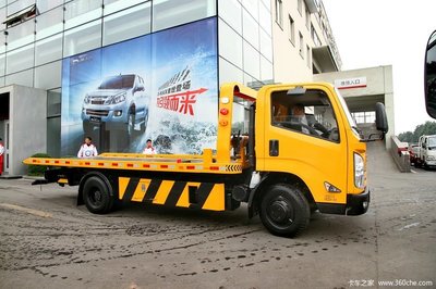 江鈴凱銳800清障車實拍解析 高效動力與專業(yè)配置的完美結(jié)合